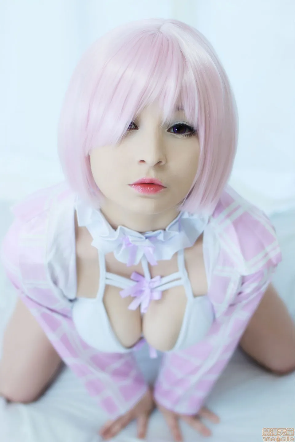 无翼乌全彩工囗侵犯本子hMashuKyrielightcosplaybyHidoriRose